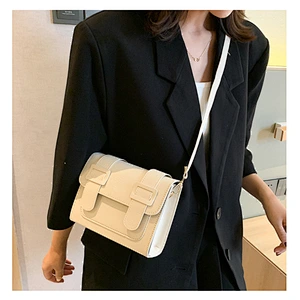 2020 Hot Sale Fashion Hollow Out Small Size Portable Ladies Messenger Bag For Carrying Mobile Phone And Cosmetic