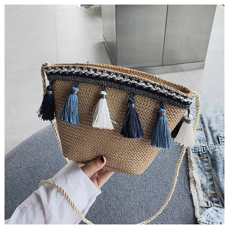 Wholesale Tassel Hanging Straw Bag Ethnic Style Crossbody One-Shoulder Beach Bag Rattan Woven Straw Female Bag