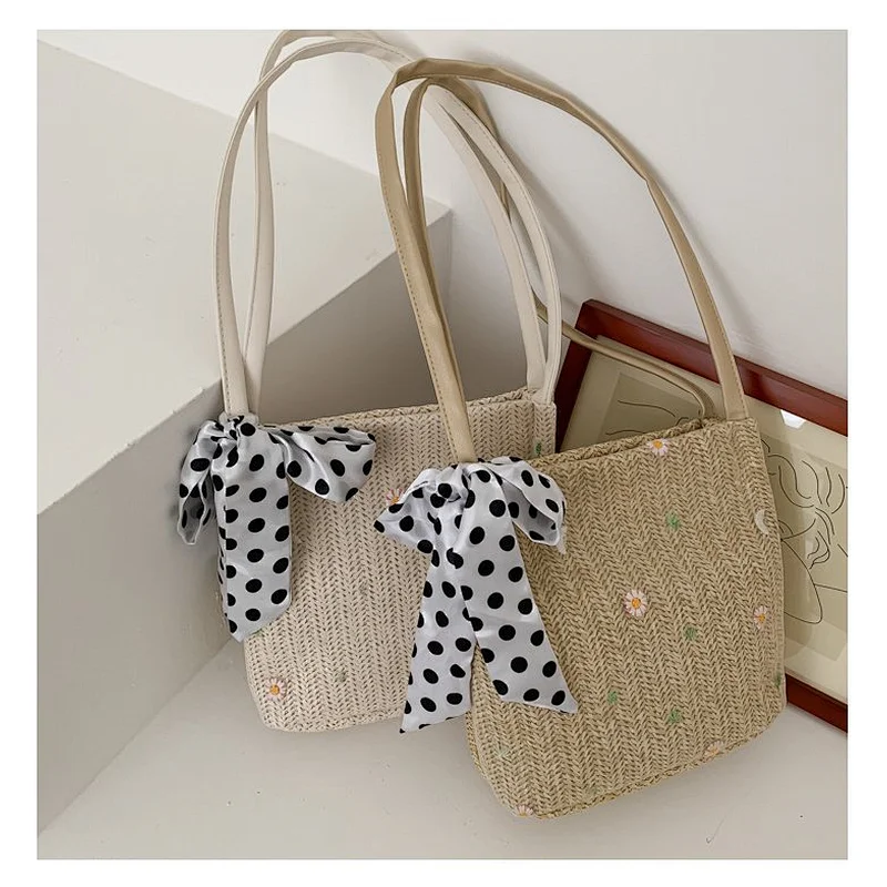 Ins 2020 Small Straw Bucket Bag Summer New Fairy Rattan Beach Vacation Portable Shoulder Bag