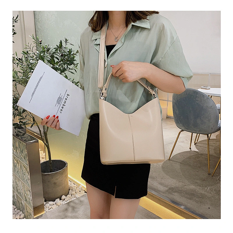 Solid Color Shoulder Bag Women Large Capacity Leather Splicing Handbags
