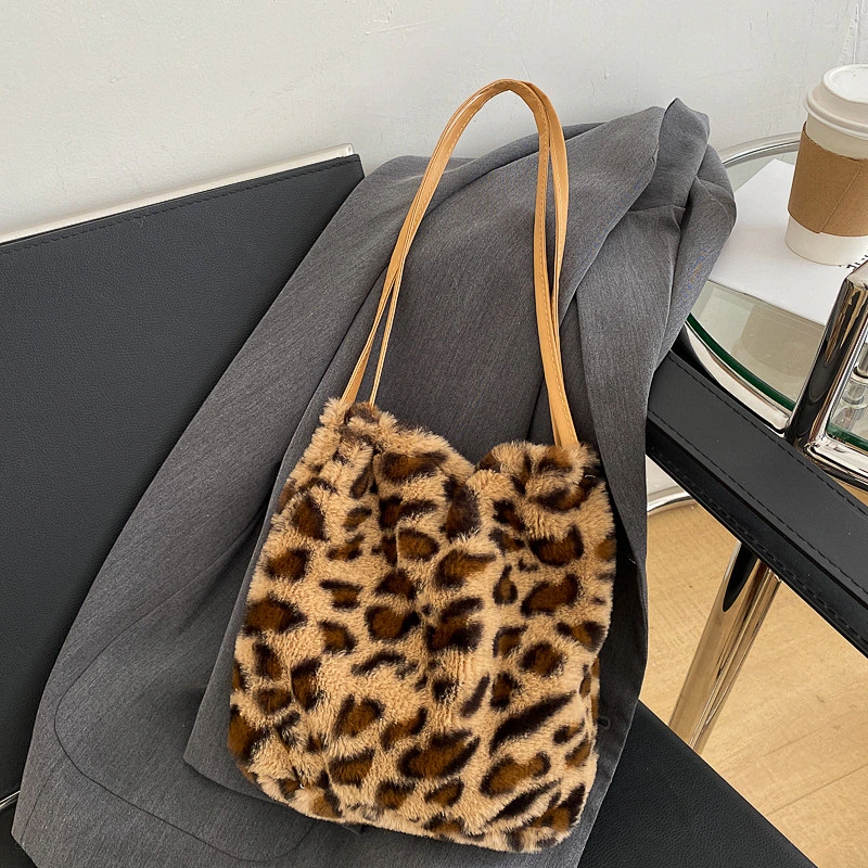 2020 New Winter Tide Soft Plush Bag Women Plush Shoulder Bag Large Capacity Cow Leopard Underarm Bag