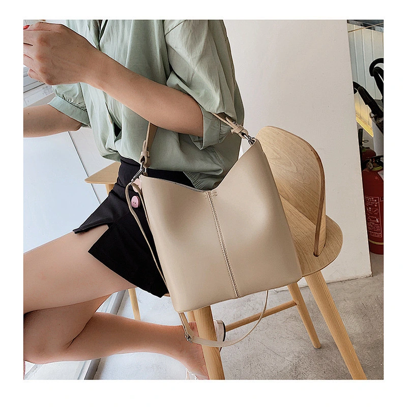 Solid Color Shoulder Bag Women Large Capacity Leather Splicing Handbags