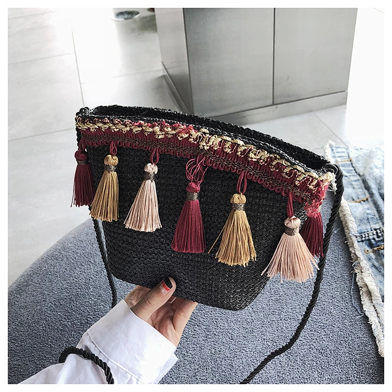 Wholesale Tassel Hanging Straw Bag Ethnic Style Crossbody One-Shoulder Beach Bag Rattan Woven Straw Female Bag