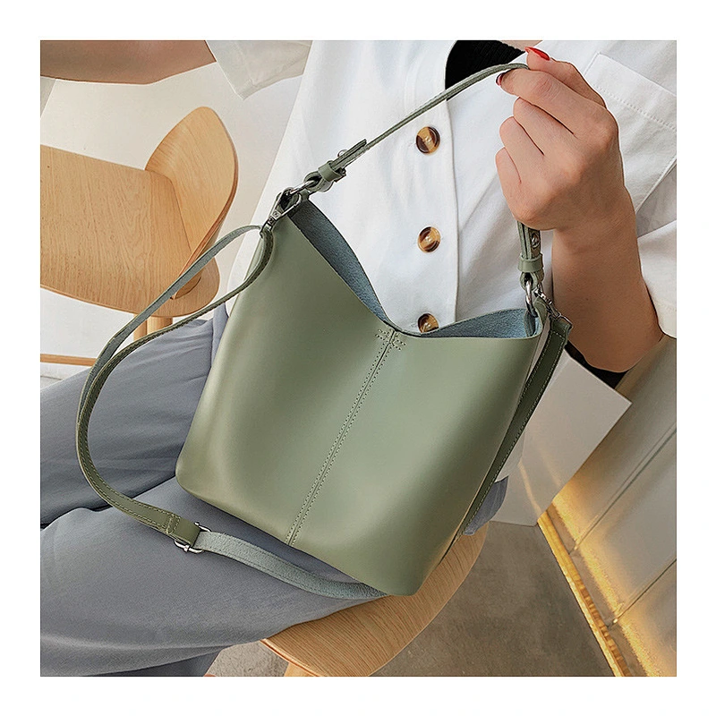Solid Color Shoulder Bag Women Large Capacity Leather Splicing Handbags