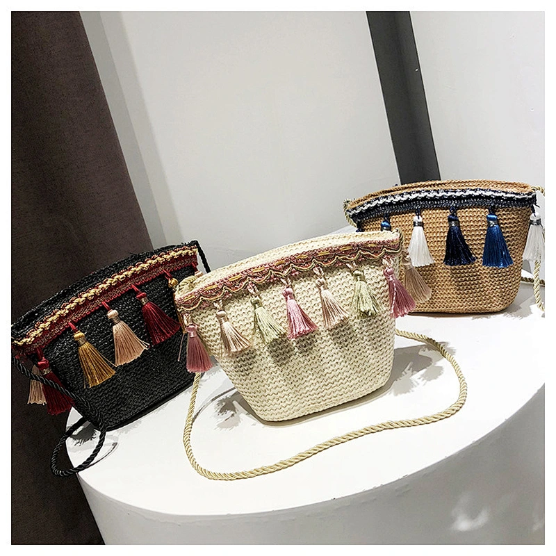 Wholesale Tassel Hanging Straw Bag Ethnic Style Crossbody One-Shoulder Beach Bag Rattan Woven Straw Female Bag