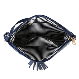 2020 Hot Sale Fashion Hollow Out Small Size Portable Ladies Messenger Bag For Carrying Mobile Phone And Cosmetic