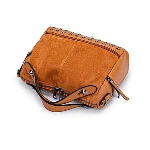 2019 Hot-selling pu leather zipper rivet motorcycle shoulder  rivet vintage leather pillow handbag