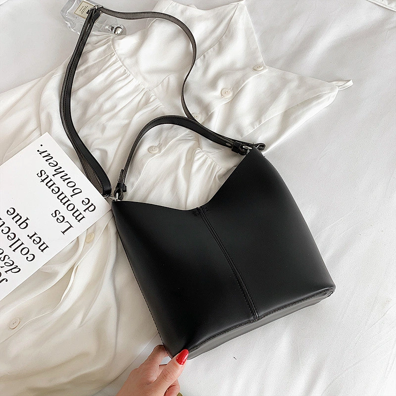 Solid Color Shoulder Bag Women Large Capacity Leather Splicing Handbags