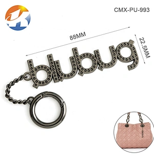 Design Gunmetal Hanging Metal Letter Logo Tags, Custom Handbags Brand Logo Metal Tag with Chain and Hook