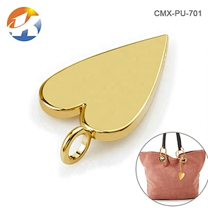 Hot Sale Fashion Design Heart Shape Metal Hang Tag, Custom Gold Metal Hanging Logo for Handbags