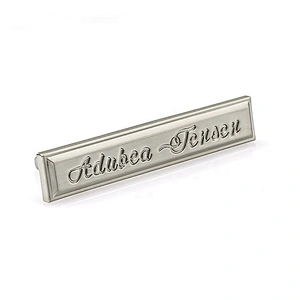 China Manufacture High Quality Custom Metal Logo Plate for Handbags, Designer Engraved Logo Metal Label for Bags^
