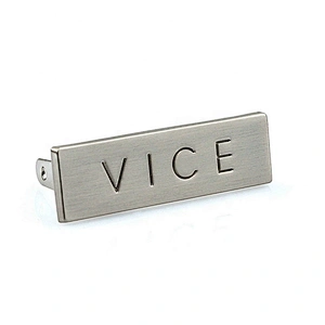 High Quality Custom Engraved Metal Logo Label for Handbags, Brushed Nickel Metal Name Plate for Bags