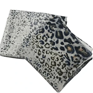 New design colored  printed rayon leopard scarf