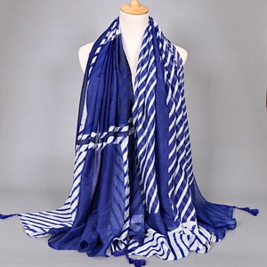 Scarf new design hook flower wool scarf wholesale Italian silk scarves