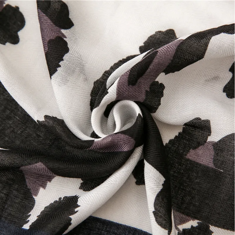 Artistic style versatile color matching leopard print shawl scarf