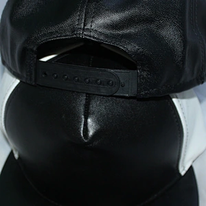 China Goods Wholesale Online Sell Sporting Caps PU Leather Face Flat Brim Snapback Cap
