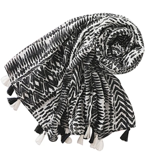 Korean version women's black and white geometric fringe long scarf