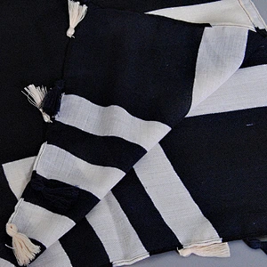 Wholesale Yiwu cheap knitted scarf shawl viscose cotton woman tassel scarf