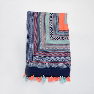 Factory direct new ethnic wind bohemian sunscreen beach women plain tassel shawl scarf fashion