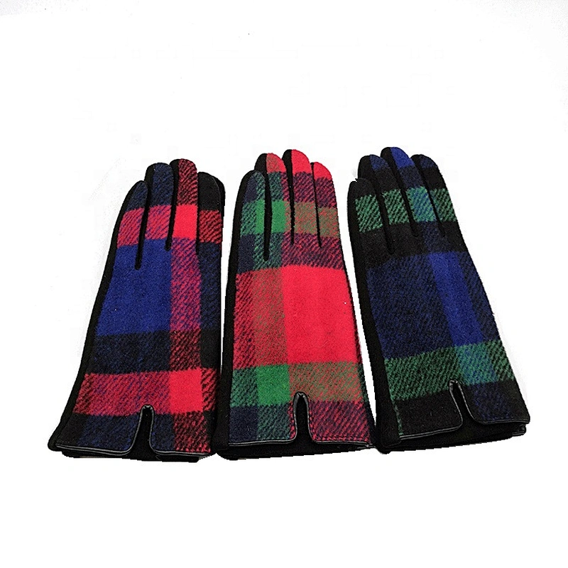 Women Touchscreen Winter Fashion Warm Antifreezing Plaid Gloves