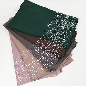 Factory direct sales flower pattern hot drilling pearl wholesale soft muslim cotton hijab scarf