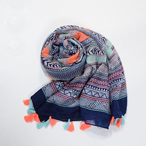 Factory direct new ethnic wind bohemian sunscreen beach women plain tassel shawl scarf fashion