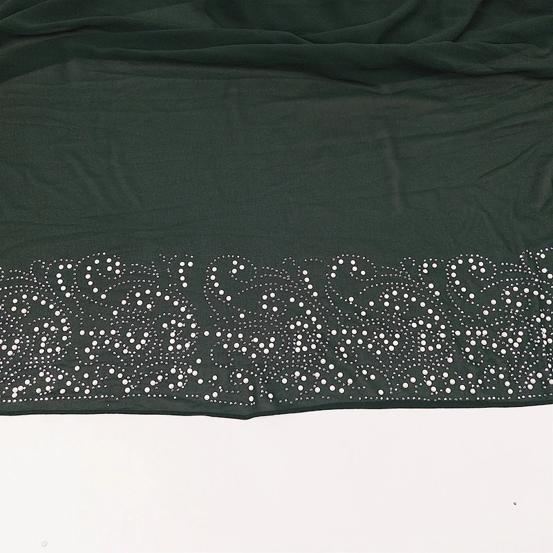 Factory direct sales flower pattern hot drilling pearl wholesale soft muslim cotton hijab scarf