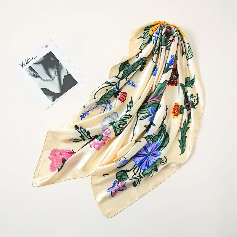 Fashionable lady's square scarf scarf silky satin custom silk satin scarf square
