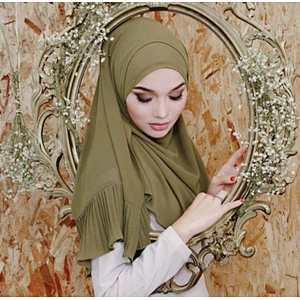 Wholesale monochrome crumpled stitching headscarf plain crinkle pearl chiffon hijab scarf