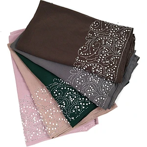 Factory direct sales flower pattern hot drilling pearl wholesale soft muslim cotton hijab scarf