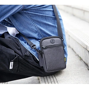 Cheap Wholesale Waterproof Waist Bag Multifunctional Storage phone crossbody messenger shoulder  bag