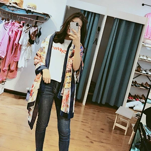 Spring and summer new ladies color contrast camel retro design printed silk sunscreen shawl scarf