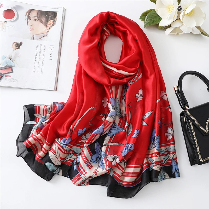 2020 New Elegant Lady Summer Shade Sunscreen Floral Printing Beach Towel Wholesale Silk Shawl Towel