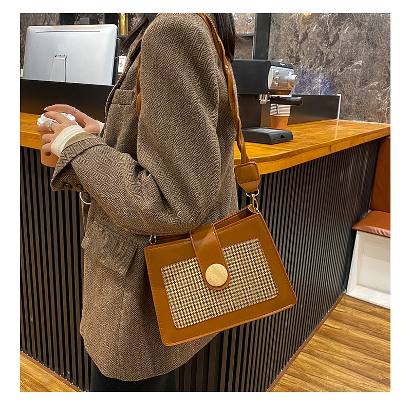 2021 Fashion Small Size Portable Ladies Messenger Bag For Carrying Mobile Phone And Cosmetic