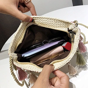 Wholesale Tassel Hanging Straw Bag Ethnic Style Crossbody One-Shoulder Beach Bag Rattan Woven Straw Female Bag
