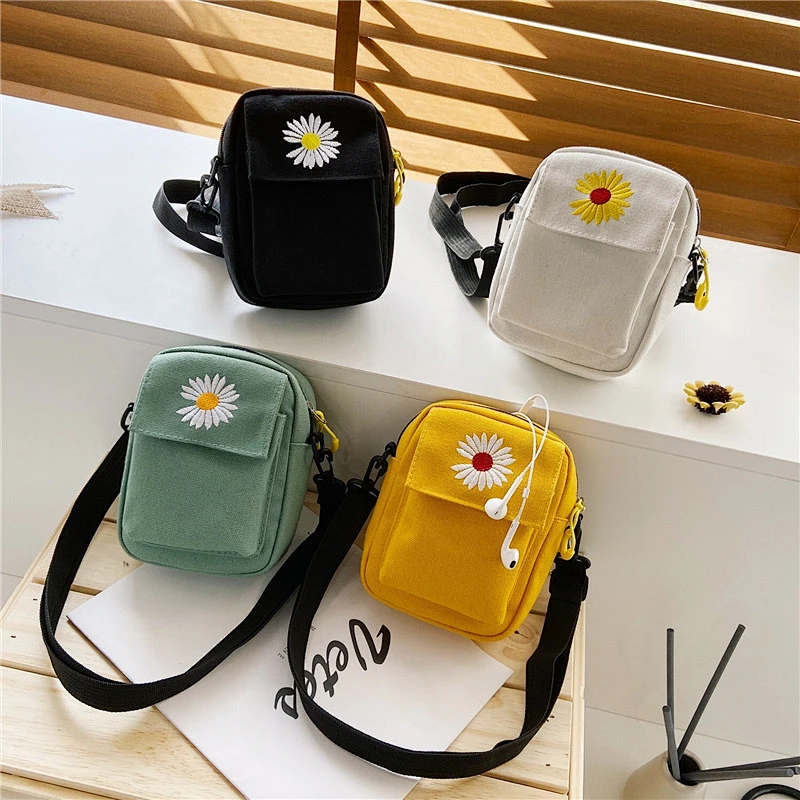 2020 New Style Ins Mini Daisy Embroidered Small Canvas Casual Shoulder Bag Wholesale Custom Logo Crossbody Bag