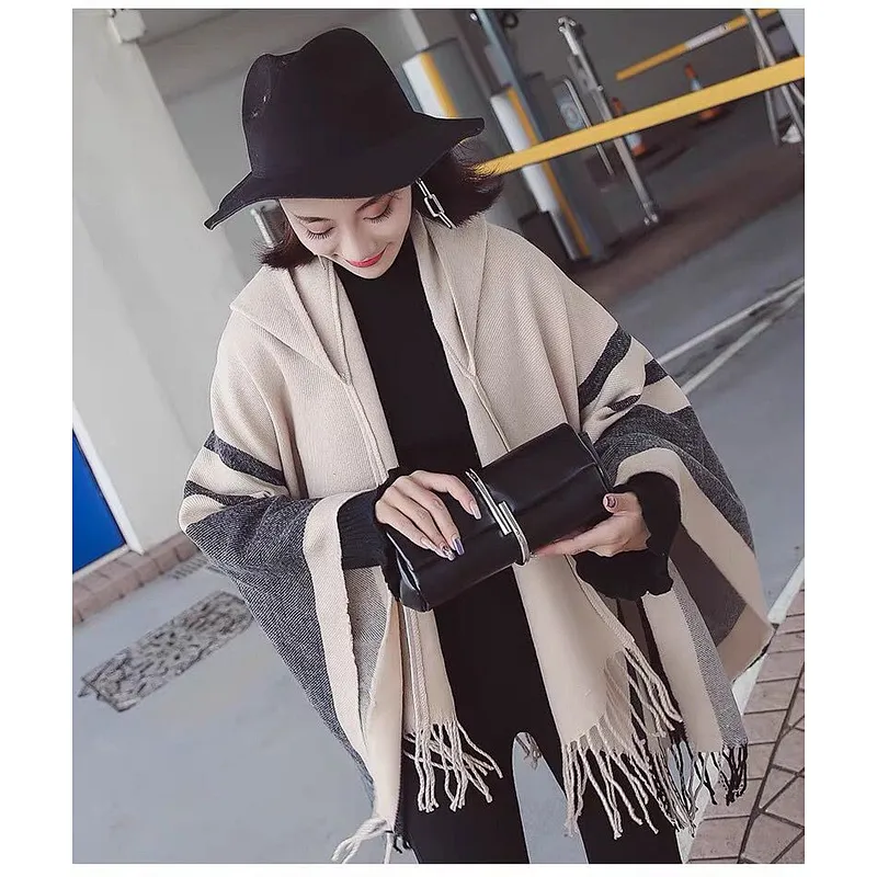 2021 Wholesale Autumn Winter Ladies Cape Shawl With Hood Warm Tassel Scarf Shawl Dual-Use Thick Shawl
