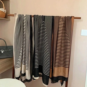 Factory Direct Autumn Winter Wild Ins Geometric Square Scarf Elegant Cotton And Linen Scarf