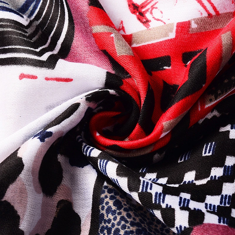 The new color-contrasting printed shawl ladies decoration thickened wild scarf sunscreen shawl scarf