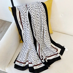 Hot Sale Printed Style Breathable Ladies Shawl Popular Fashion Scarf