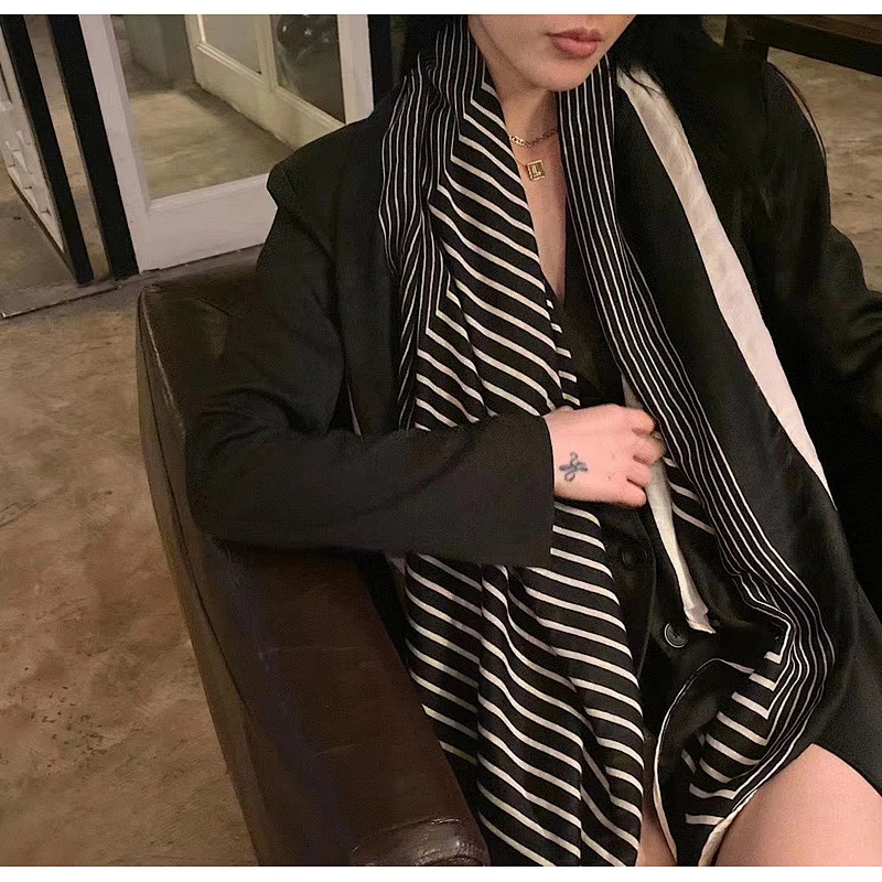 Factory Direct Autumn Winter Wild Ins Geometric Square Scarf Elegant Cotton And Linen Scarf