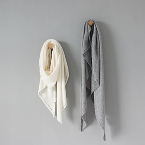 Low MOQ Warmer Cashmere Knitting Triangle Towel Ladies Cashmere Scarves Shawls With Hot Drilling