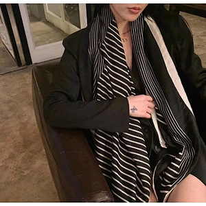 Factory Direct Autumn Winter Wild Ins Geometric Square Scarf Elegant Cotton And Linen Scarf