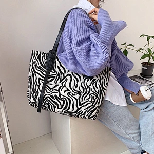 Factory Wholesale Custom  Women Handbag Fashion Lady Shoulder Bag Hot selling winter handbag Tote