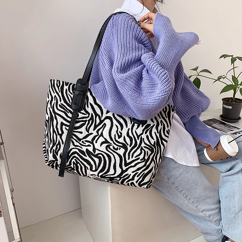 Factory Wholesale Custom  Women Handbag Fashion Lady Shoulder Bag Hot selling winter handbag Tote