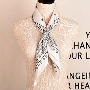 Elegant Print Small Square Scarf Soft Pink Women'S Silk Scarf Can Be Customized