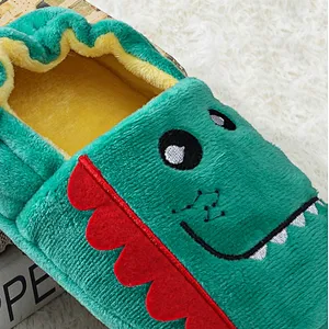 OEM Winter Super Soft Green Dinosaur Slippers Plush Indoor Bedroom Modern Girls Novelty Wholesale Indoor Plush Slippers