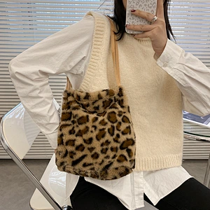 2020 New Winter Tide Soft Plush Bag Women Plush Shoulder Bag Large Capacity Cow Leopard Underarm Bag