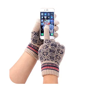 New Winter Knit Hat New Jacquard Print Warm Acrylic Hat Scarf Touch Screen Gloves 3 Pieces Set