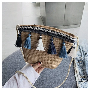 Wholesale Tassel Hanging Straw Bag Ethnic Style Crossbody One-Shoulder Beach Bag Rattan Woven Straw Female Bag